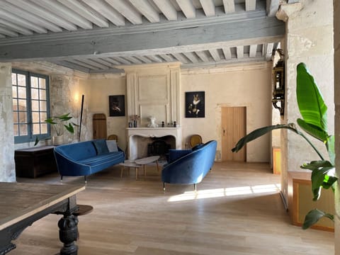 Fireplace, heated floors