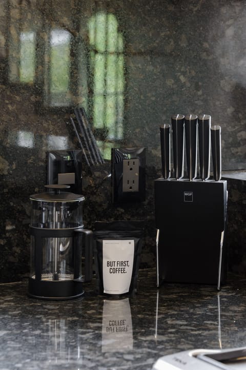 Apartment, 2 Bedrooms, Balcony (2) | Private kitchen | Full-size fridge, microwave, oven, coffee/tea maker