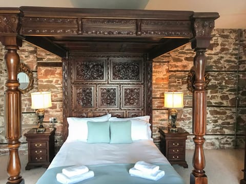 2 bedrooms, individually decorated, individually furnished, free WiFi