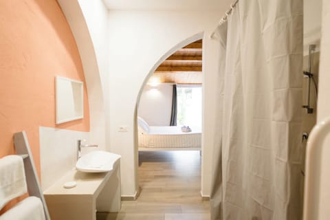 Comfort Room | Bathroom | Shower, free toiletries, hair dryer, bidet