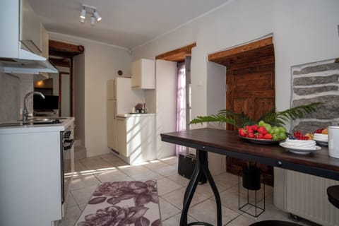 Design Apartment | Private kitchen | Full-size fridge, oven, stovetop, dishwasher