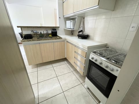 Basic Apartment | Private kitchen | Fridge, microwave, stovetop, electric kettle