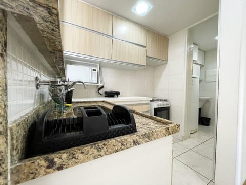 Basic Apartment | Private kitchen | Fridge, microwave, stovetop, electric kettle