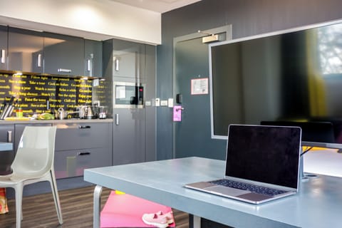 Family Studio | Private kitchen | Fridge, microwave, stovetop, dishwasher