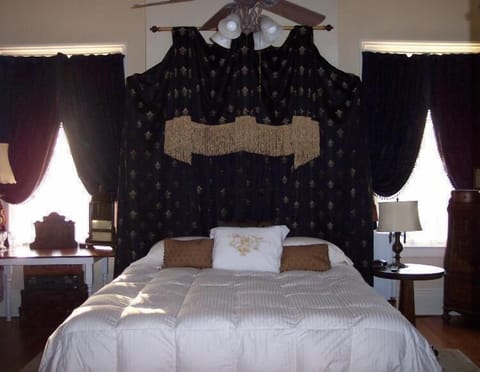 Suite, 1 King Bed (Fleur-De-Lis Suite) | Premium bedding, down comforters, individually decorated