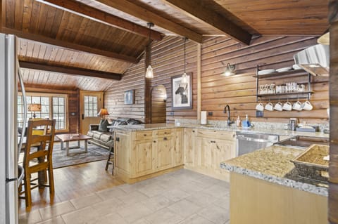 Family Cabin | Private kitchen