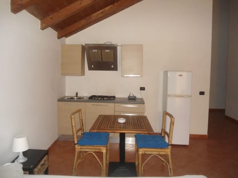 Studio | Private kitchen | Full-size fridge, oven, stovetop, electric kettle