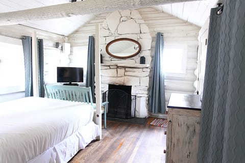 Cabin One | Individually decorated, individually furnished, iron/ironing board