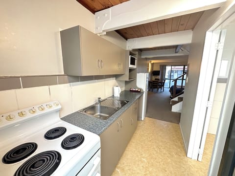 Family Apartment | Private kitchen | Fridge, microwave, electric kettle, toaster