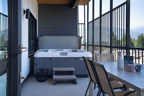 Condo | Private spa tub