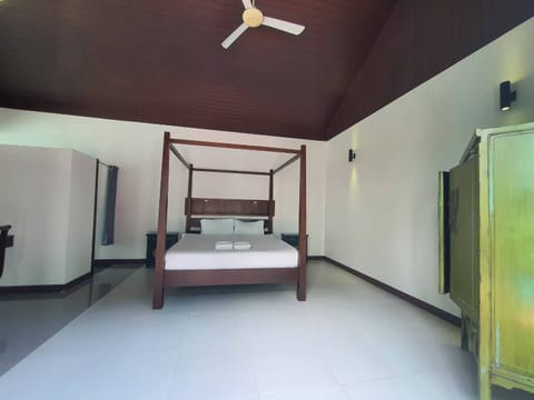 Premier Villa | Desk, free WiFi