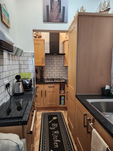 Apartment | Private kitchen | Fridge, microwave, stovetop, electric kettle