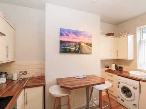 Cookware/dishes/utensils