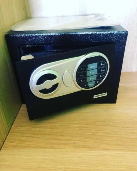 Deluxe Double or Twin Room, 1 Bedroom, Sea View, Beachside | Premium bedding, free minibar, in-room safe, individually decorated