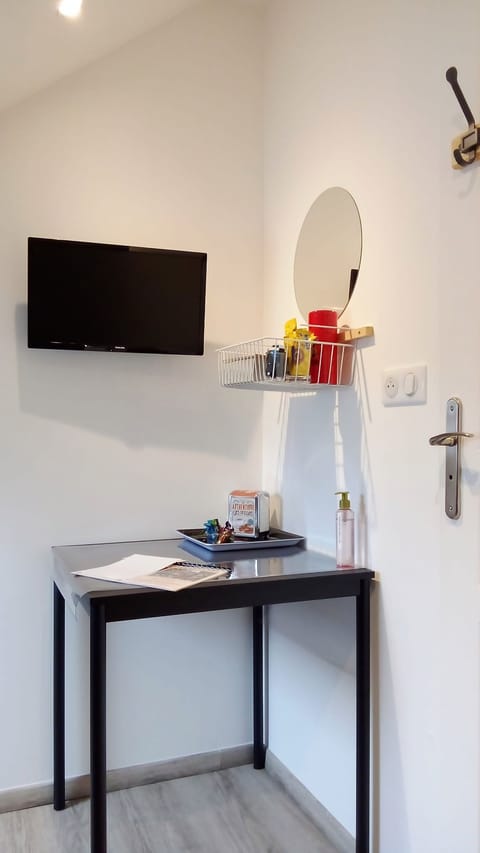 Basic Room | 1 bedroom, soundproofing, free WiFi, bed sheets