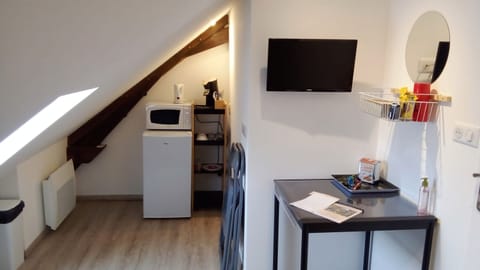 Basic Room | 1 bedroom, soundproofing, free WiFi, bed sheets