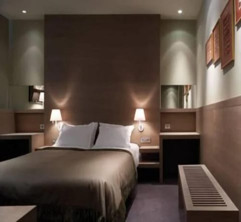 Desk, iron/ironing board, free WiFi