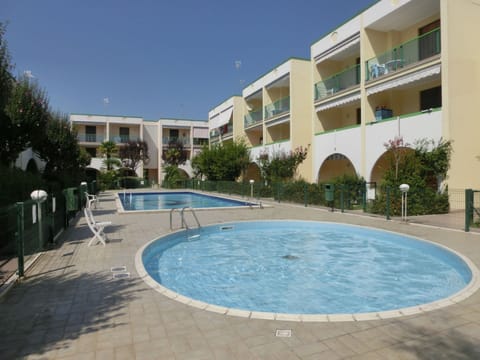 Apartment, 1 Bedroom, Patio, Garden View | Pool | Outdoor pool