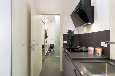 Villa | Private kitchen | Full-size fridge, microwave, oven, stovetop