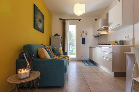 Apartment, 1 Bedroom, Patio, Garden View | Living room