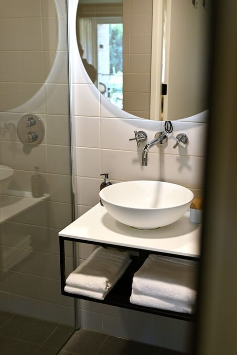 Suite | Bathroom | Deep soaking tub, hair dryer, towels