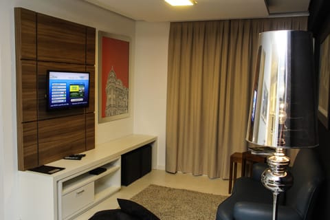 Apartment | Living room | Flat-screen TV