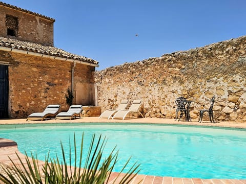 Seasonal outdoor pool, pool umbrellas, sun loungers