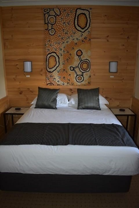 Economy Double Room, 1 Bedroom | Individually decorated, individually furnished, soundproofing, free WiFi