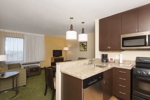 Suite, 2 Bedrooms | Living area | 32-inch LED TV with satellite channels, TV, Netflix