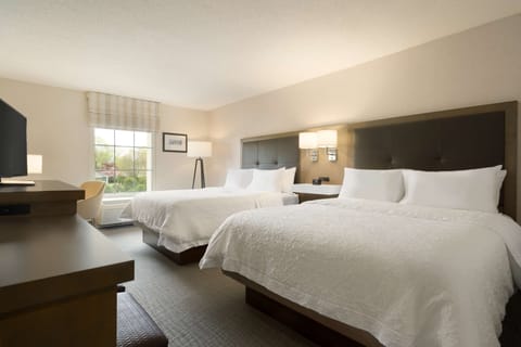 Standard Room, 2 Queen Beds | Premium bedding, minibar, in-room safe, blackout drapes