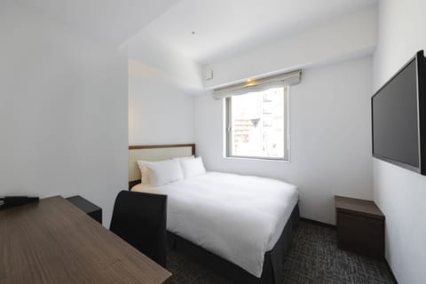 Comfort Single Room, Non Smoking | In-room safe, desk, laptop workspace, iron/ironing board