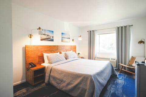 Room, 1 King Bed | Free WiFi, bed sheets