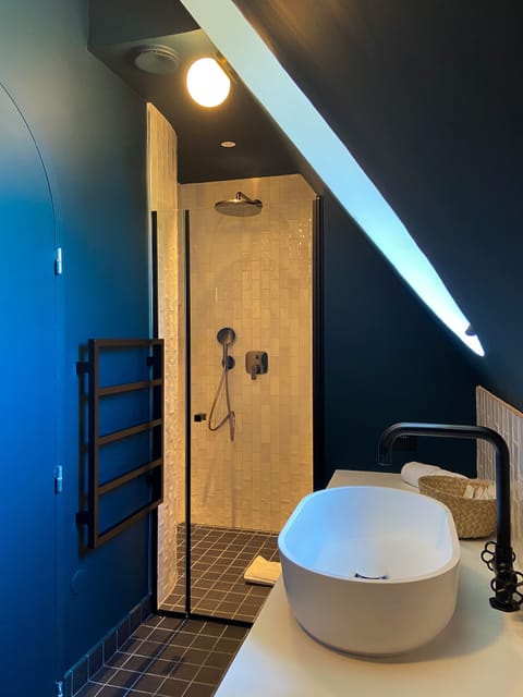 Standard Double Room, 1 Double Bed | Bathroom | Hair dryer, bathrobes, towels, soap