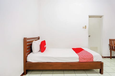 Standard Twin Room | Laptop workspace, free WiFi, bed sheets