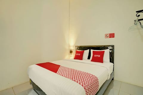 Deluxe Double Room | Laptop workspace, free WiFi, bed sheets