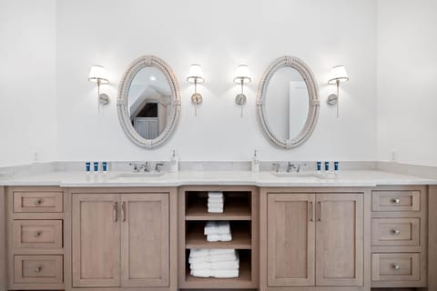 House, Multiple Bedrooms | Bathroom | Towels