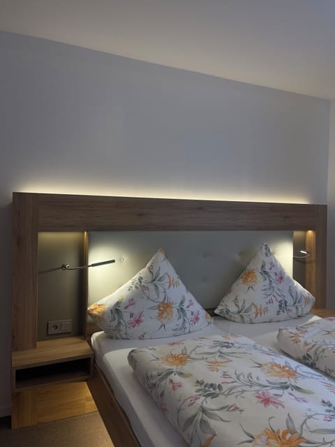 Superior Double Room | Desk, laptop workspace, free WiFi, bed sheets