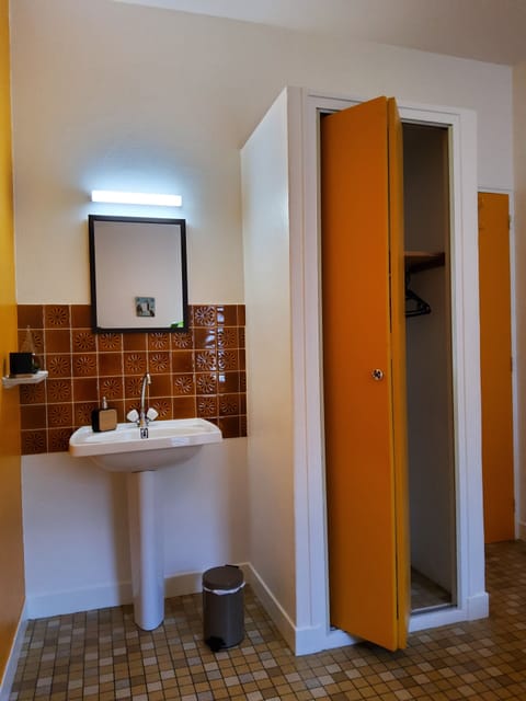 Classic Double Room, Shared Bathroom (Bagadou) | Individually decorated, free cribs/infant beds