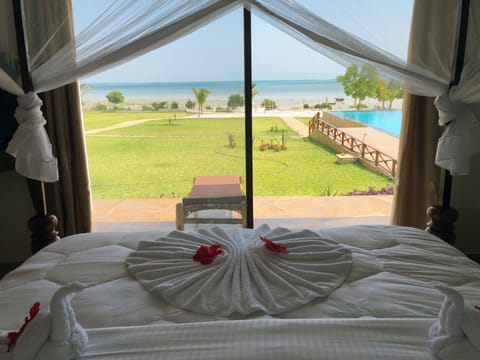 Deluxe Double Room, 1 King Bed, Sea View | Beach/ocean view