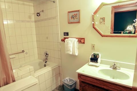 Studio | Bathroom | Towels