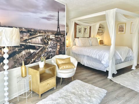 Luxury Double Room, Ensuite (Paris Suite) | Iron/ironing board, free WiFi