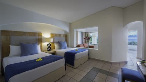 Premier Deluxe Ocean View | In-room safe, desk, free WiFi, bed sheets