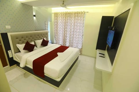 Deluxe Room | Soundproofing, free WiFi, bed sheets