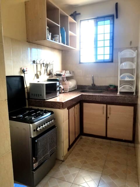 Apartment | Private kitchen | Fridge, microwave, oven, electric kettle