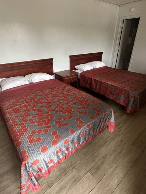 Basic Double or Twin Room | Desk, free WiFi, bed sheets