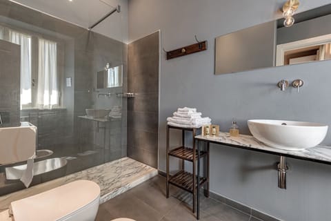 Superior Double Room | Bathroom