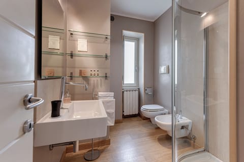 Comfort Triple Room | Bathroom