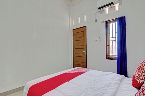 Deluxe Double Room | Laptop workspace, free WiFi, bed sheets