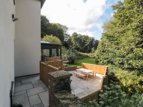 Cottage | Property grounds