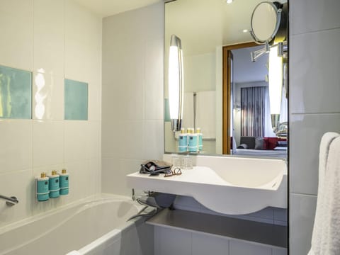 Executive Room, 1 Double Bed with Sofa bed | In-room safe, desk, blackout drapes, soundproofing